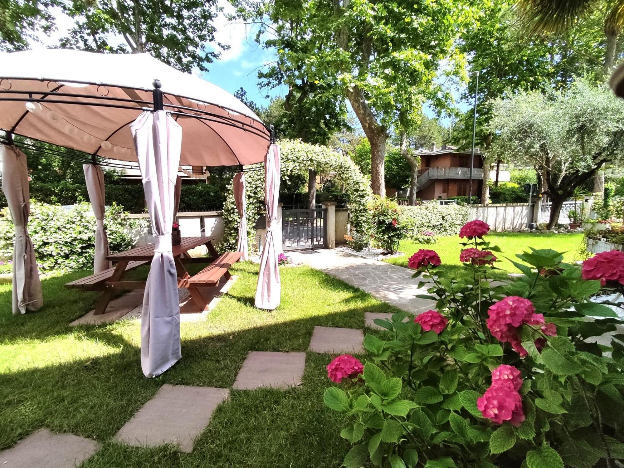 Green Holiday Villa Bibione Bagian luar foto
